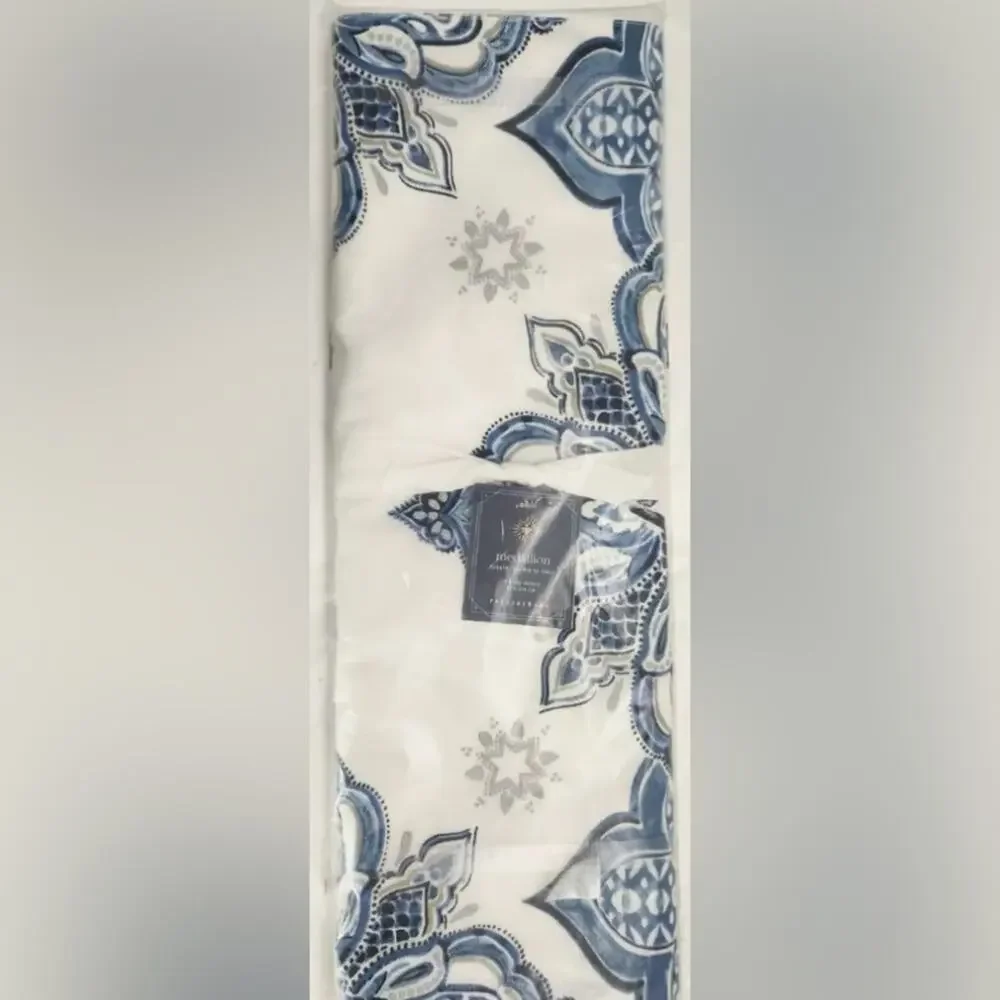 Pottery Barn Hanukkah Medallion Cotton/Linen Table Throw